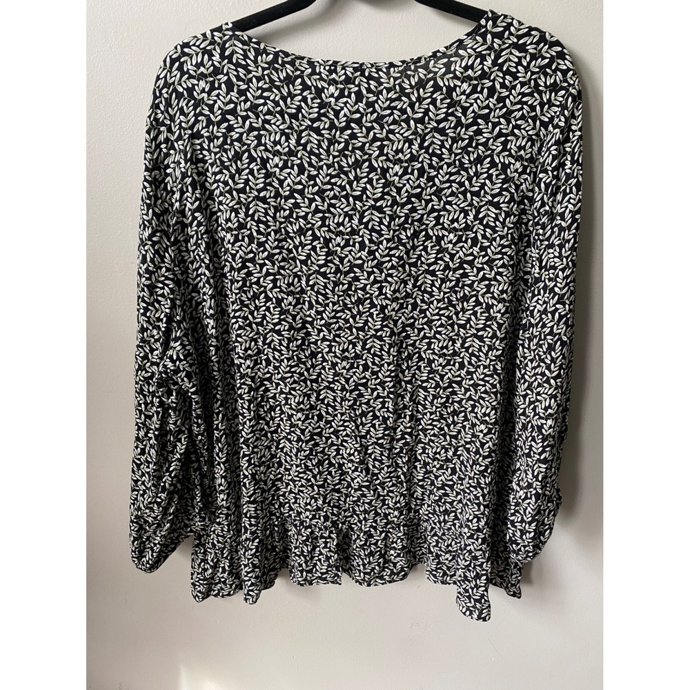 Christopher & Banks Black White Leaf Print V-Neck Ruffle Hem Blouse XL Rayon - Picture 5 of 7